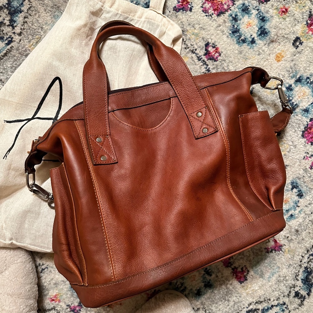 Amado Tote bag